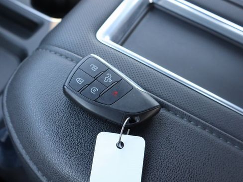 Used 2022 Chevrolet Silverado 1500 LTZ image 36