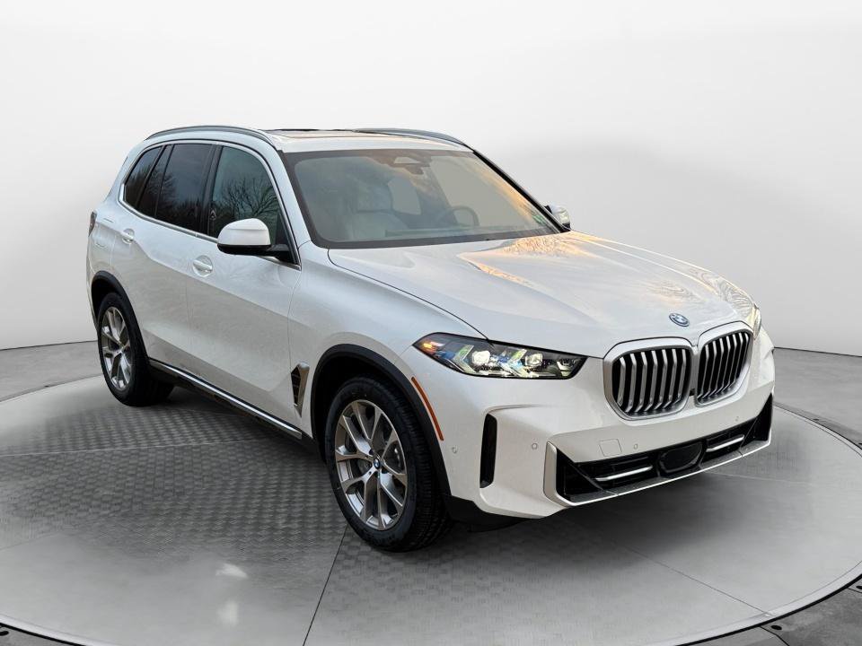 Used 2026 BMW X5 xDrive50e w/ Executive Package AWD/4WD image 1