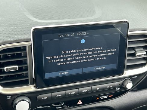 New 2026 Hyundai Venue SE image 24