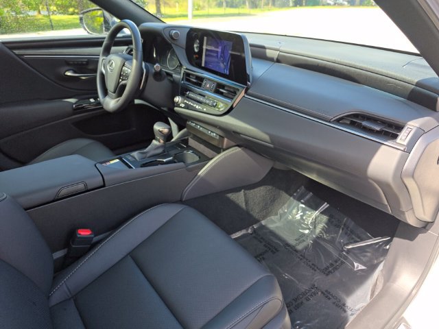 Used 2025 Lexus ES 350 w/ Premium Package FWD image 9