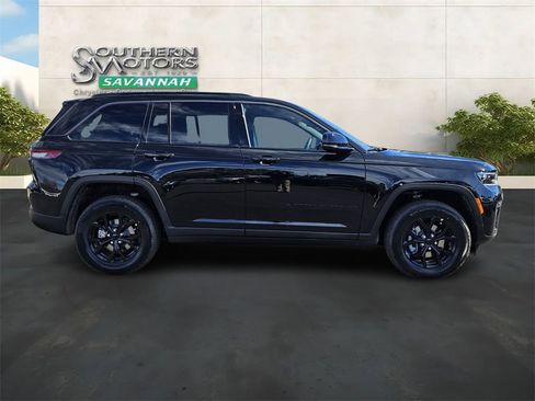 New 2026 Jeep Grand Cherokee Altitude RWD image 6