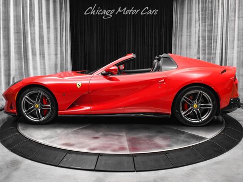 Used 2021 Ferrari 812 GTS image 36