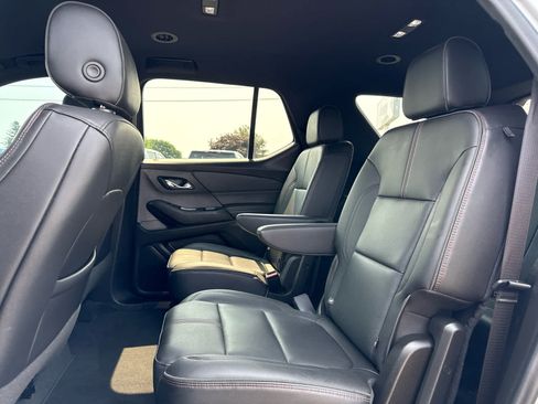 Certified 2022 Chevrolet Traverse RS FWD image 23
