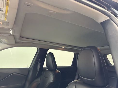 Used 2019 Jeep Cherokee Latitude Plus image 29