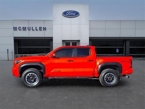 Used 2024 Toyota Tacoma TRD Off-Road image 2