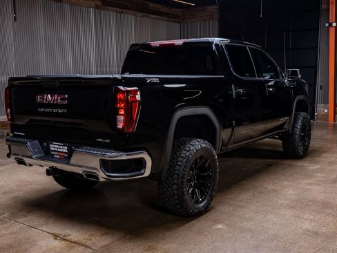 Used 2025 GMC Sierra 1500 SLE w/ X31 Off-Road Package image 10