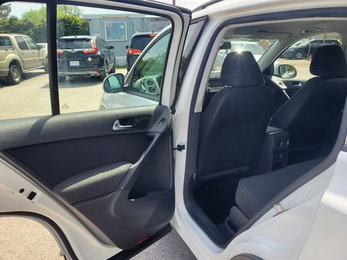 Used 2015 Volkswagen Tiguan S image 13