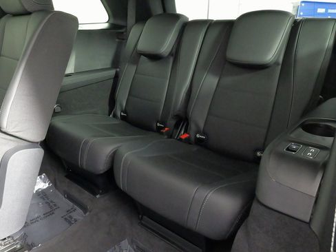 Used 2024 Mercedes-Benz GLS 450 4MATIC w/ AMG Line Exterior image 45