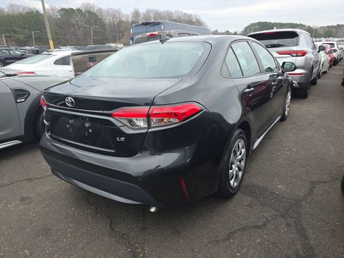 Used 2020 Toyota Corolla LE image 6
