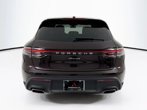Certified 2025 Porsche Macan AWD/4WD image 10