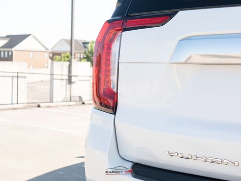 Used 2021 GMC Yukon XL Denali w/ Denali Premium Package AWD/4WD image 46