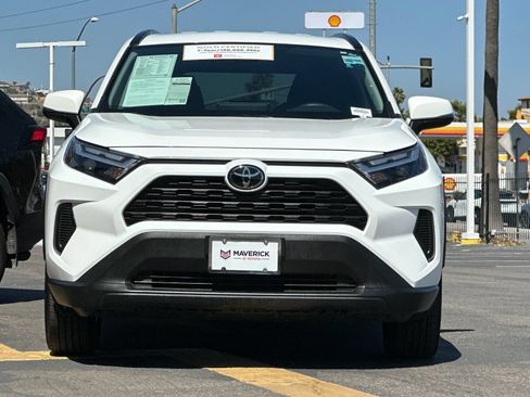 Used 2025 Toyota RAV4 XLE FWD image 8