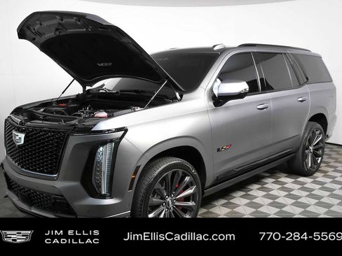 Certified 2026 Cadillac Escalade V w/ LPO, Onyx Lite Package AWD/4WD image 38
