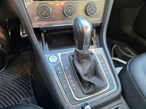 Used 2017 Volkswagen Golf Alltrack S image 21