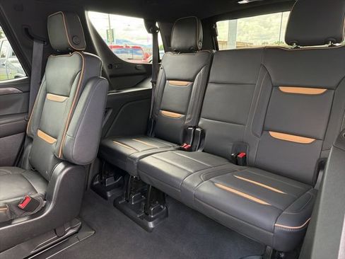 Used 2023 GMC Yukon AT4 w/ Technology Package AWD/4WD image 7