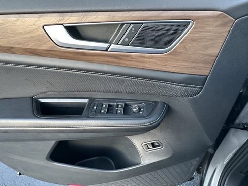 Certified 2024 Volkswagen Atlas SE image 20