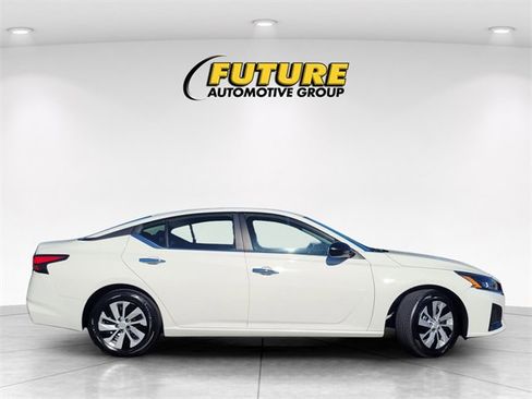 Certified 2025 Nissan Altima 2.5 S image 3