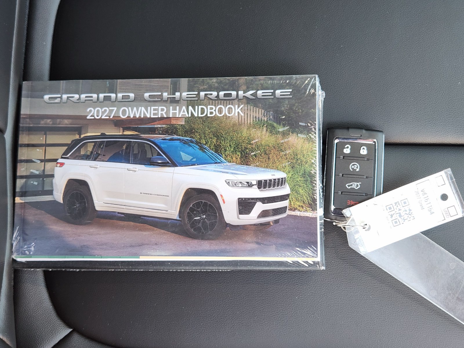 New 2027 Jeep Grand Cherokee Limited w/ Limited Altitude Package AWD/4WD image 42