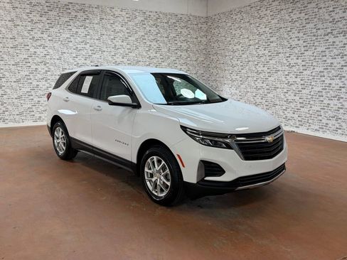 Used 2022 Chevrolet Equinox LT image 1