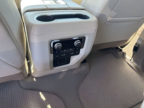 Used 2024 GMC Yukon Denali w/ Denali Reserve Package image 22