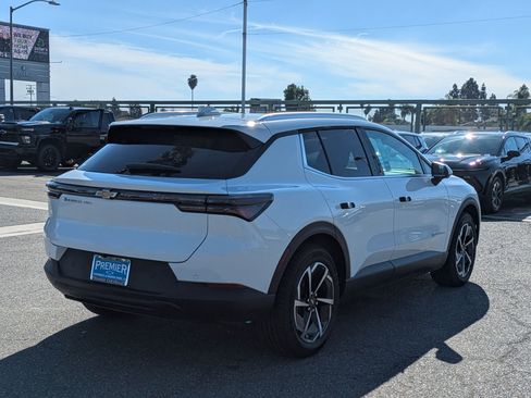 Used 2026 Chevrolet Equinox EV LT w/ LPO, All-Weather Mat Package AWD/4WD image 5