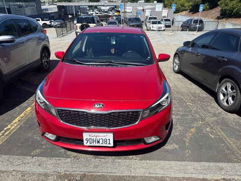 Used 2017 Kia Forte S w/ S Technology Package FWD image 2