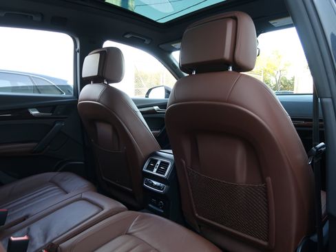 Used 2019 Audi Q5 2.0T Premium Plus w/ Premium Plus Package image 38