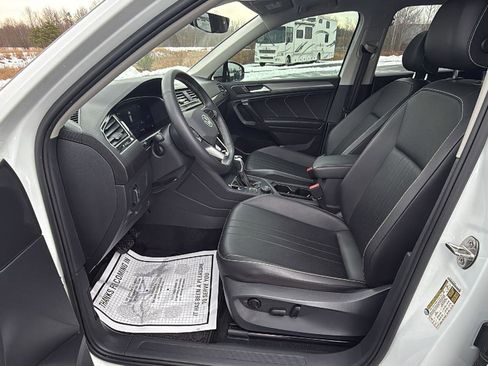 Used 2022 Volkswagen Tiguan SE image 27
