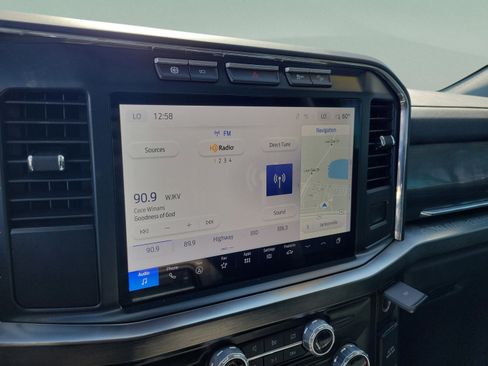 Used 2024 Ford F250 Lariat w/ Sport Appearance Package image 18