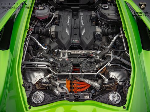 Used 2024 Lamborghini Revuelto image 20
