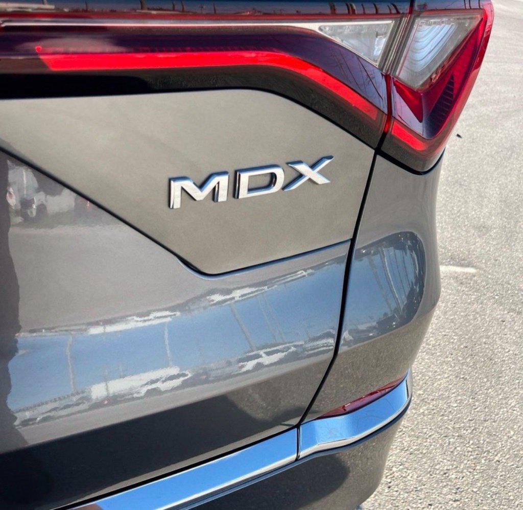 Used 2025 Acura MDX FWD image 11