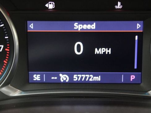 Used 2021 Chevrolet Traverse LT AWD/4WD image 5