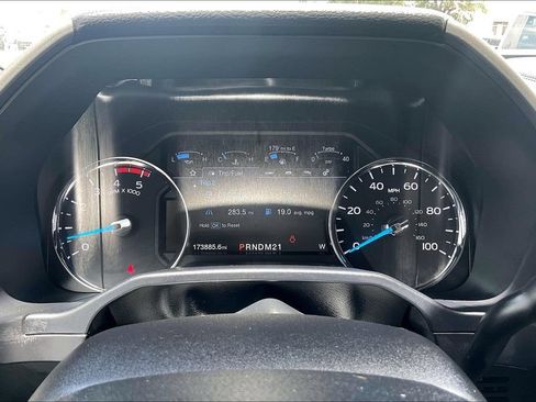 Used 2017 Ford F250 Platinum w/ FX4 Off-Road Package AWD/4WD image 12
