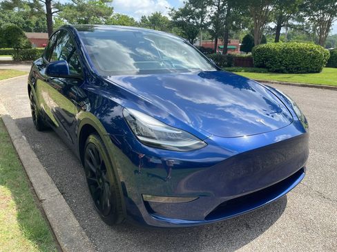 Used 2022 Tesla Model Y Long Range AWD/4WD image 7