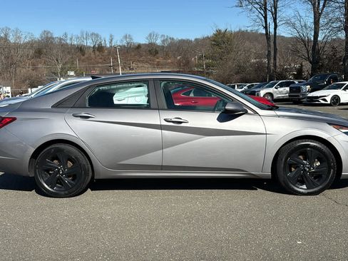 Used 2023 Hyundai Elantra SEL image 5