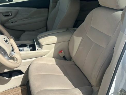 Used 2017 Nissan Murano SV w/ Premium Package image 9