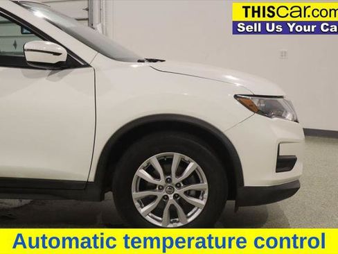 Used 2017 Nissan Rogue SV FWD image 11
