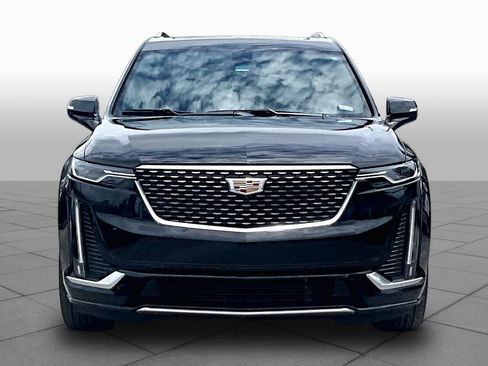 Used 2025 Cadillac XT6 Premium Luxury w/ Technology Package FWD image 3