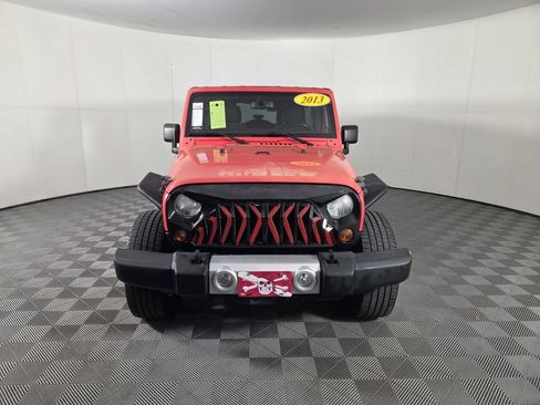 Used 2013 Jeep Wrangler Unlimited Sahara w/ Connectivity Group AWD/4WD image 3