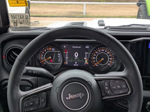 Used 2025 Jeep Gladiator Rubicon w/ Convenience Group image 21