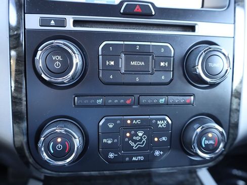 Used 2016 Ford Expedition Limited RWD image 31