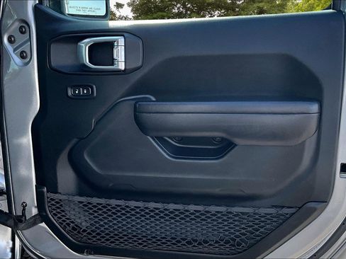 Used 2021 Jeep Wrangler Unlimited Sport image 29