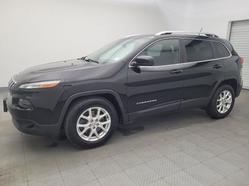 Used 2017 Jeep Cherokee Latitude w/ Comfort & Sound Group image 2