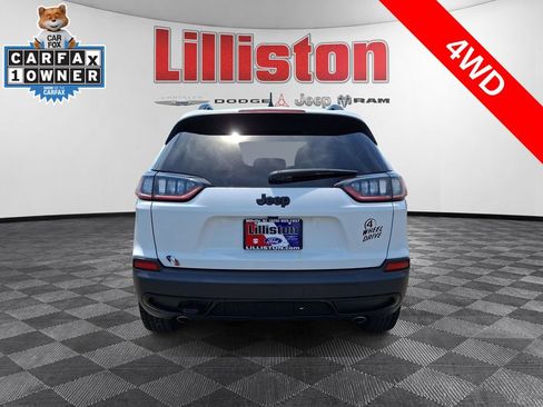Used 2022 Jeep Cherokee Latitude w/ Sun & Sound Group AWD/4WD image 5