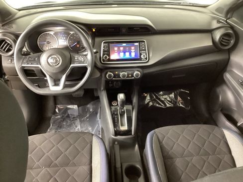 Used 2018 Nissan Kicks SV FWD image 31