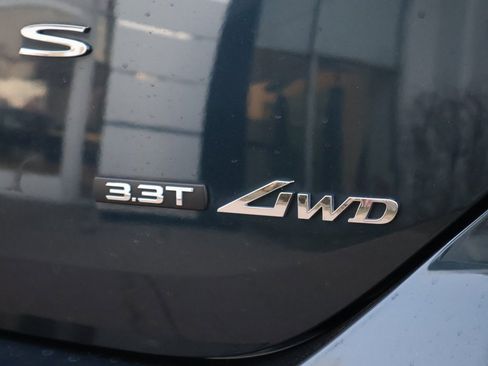 Used 2023 Genesis G70 3.3T w/ Sport Prestige Package image 17