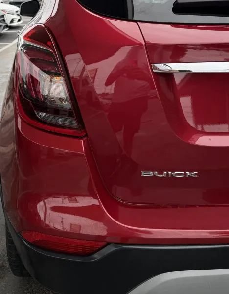 Used 2017 Buick Encore Essence w/ Experience Buick Package FWD image 12