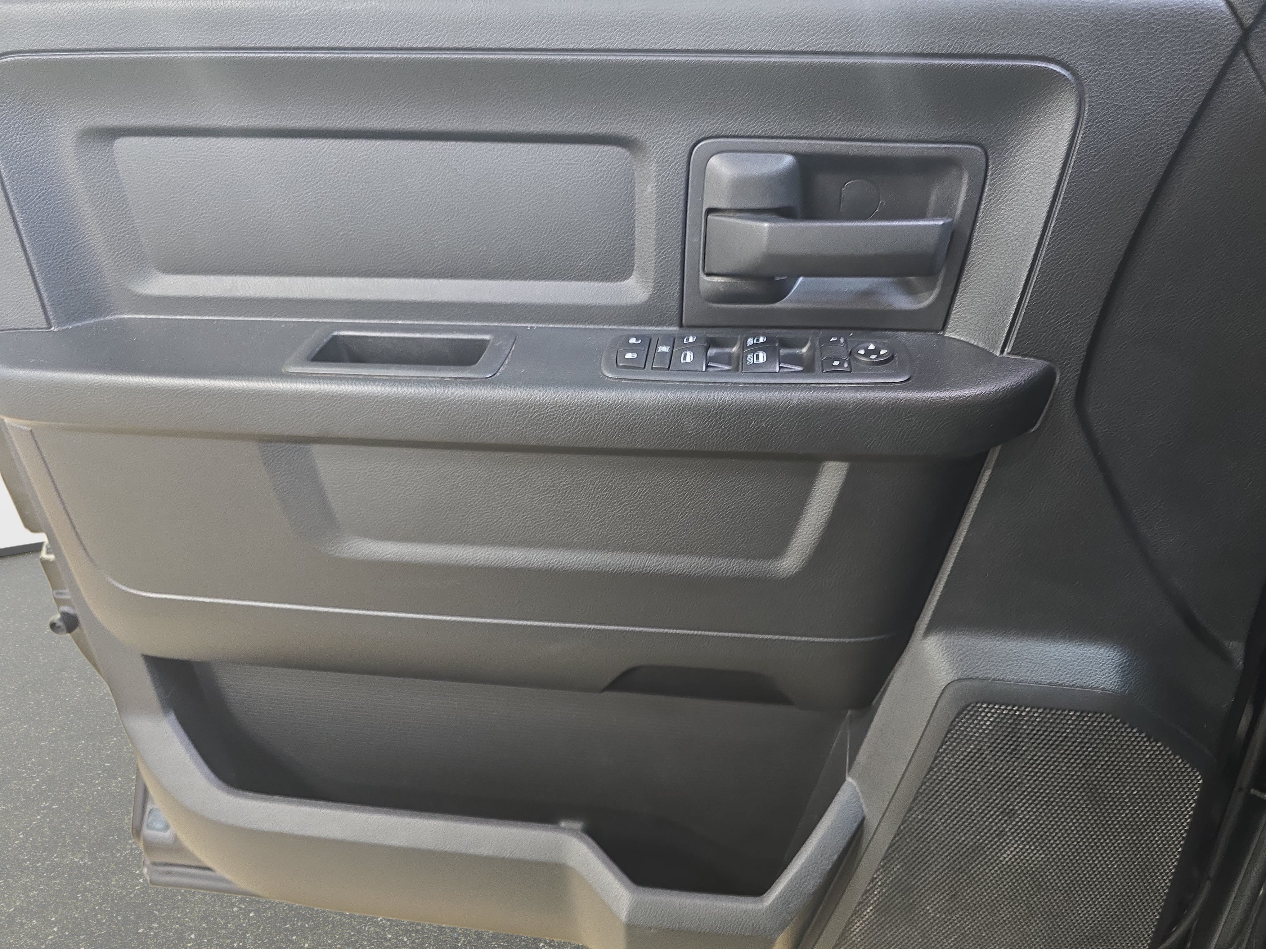 Used 2018 RAM 1500 Express w/ Express Value Package AWD/4WD image 24