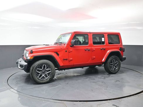 Used 2025 Jeep Wrangler Unlimited Sahara AWD/4WD image 9
