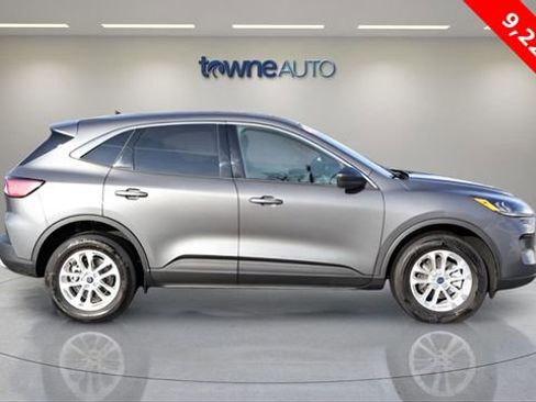 Used 2022 Ford Escape SE w/ Cold Weather Package image 7